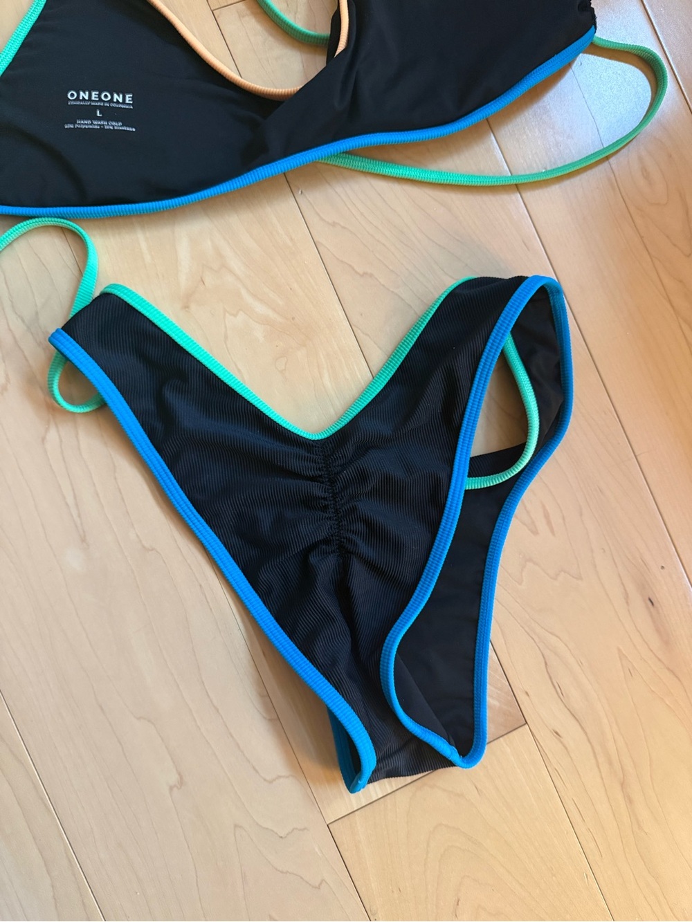 Oneone bikini - Picture 4 of 5